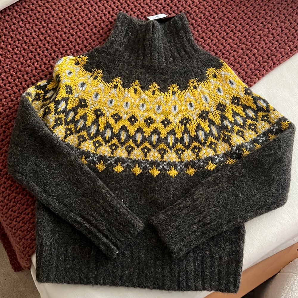 NWT Banana Republic wool sweater